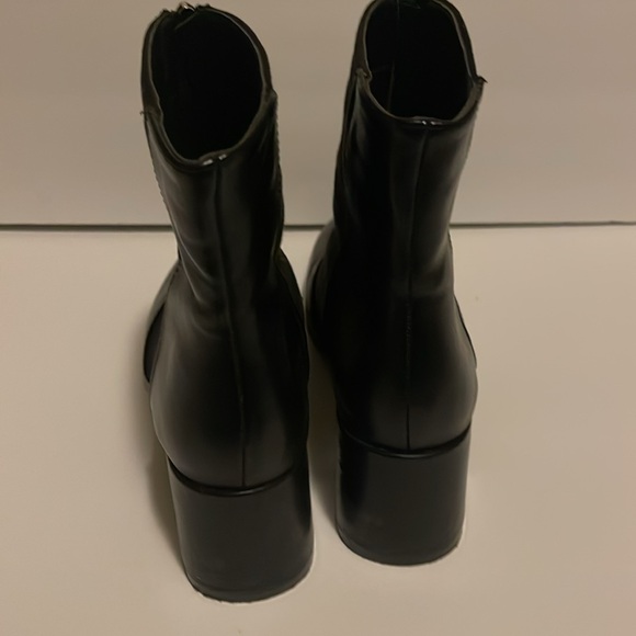 Black chunky heel booties Size euro 40 comparable to size 8.5 or 9 - Picture 5 of 10
